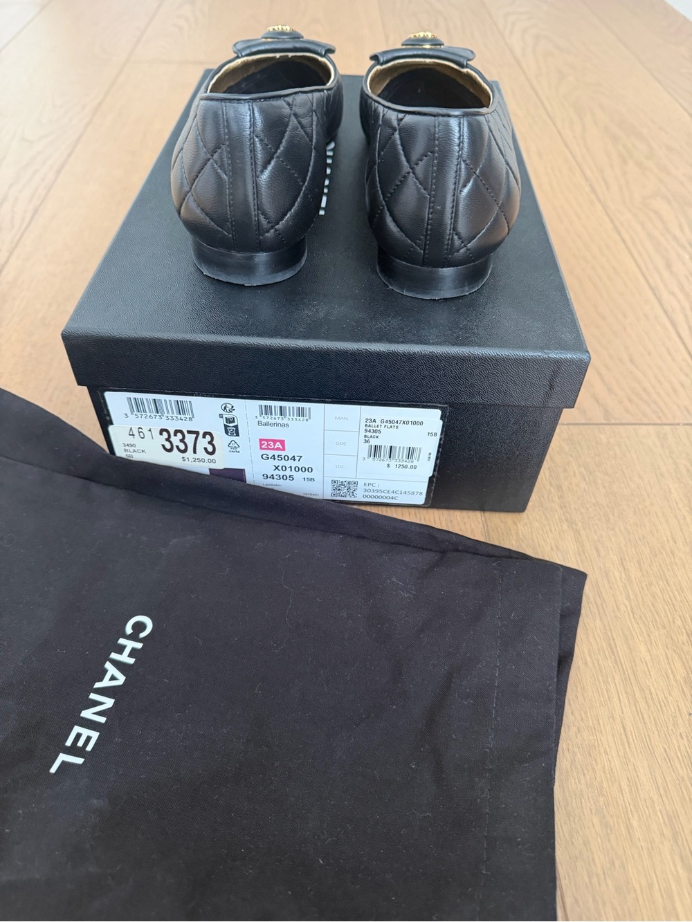 CHANEL Black Quilted Leather Ballet Flats with Gold CC Emblem size 36 - Picture 3 of 5